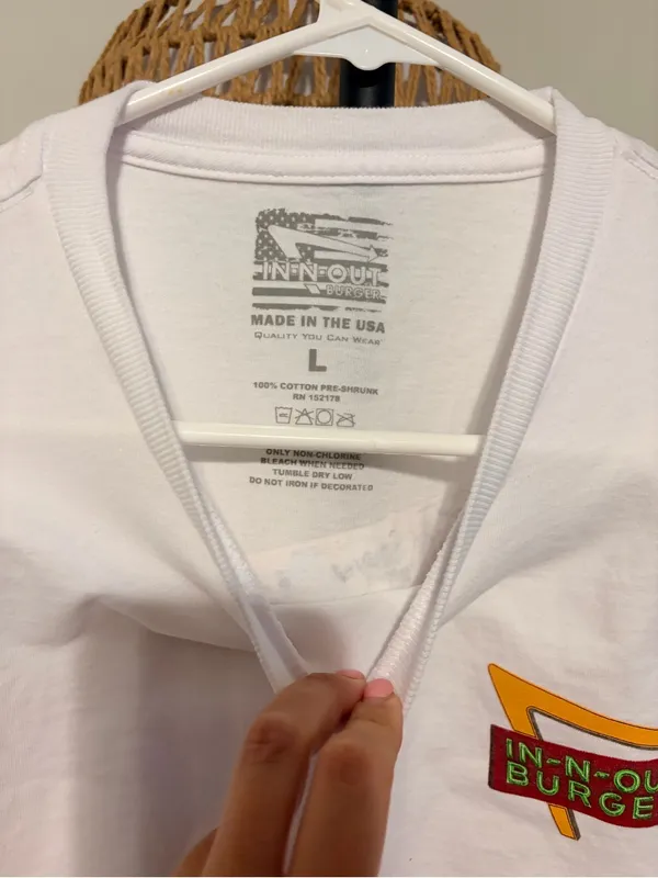 In n out White Short Sleeve Logo Tee Size L - Image 3