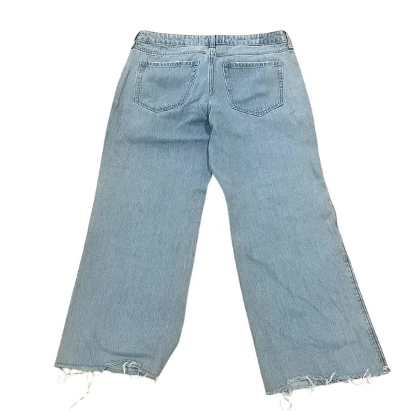Hollister Women's Low-Rise Baggy Jeans Size 8 Blue Light Wash - Image 6