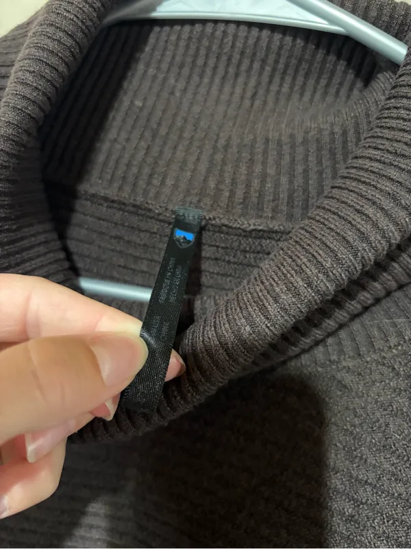 Kuhl long sleeve sweater - Image 2