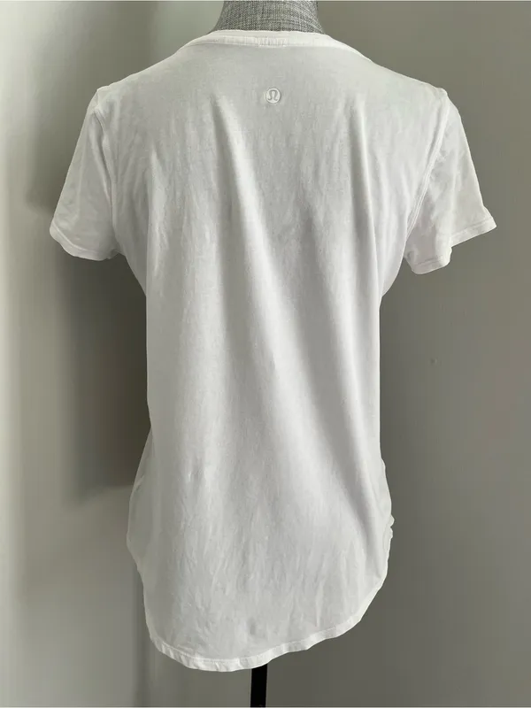 Lululemon white v neck workout tshirt - Image 3