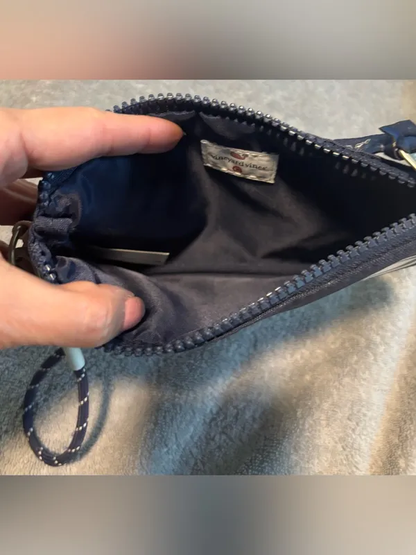 Vineyard Vines Iconic Pink Whale Wristlet - Image 5