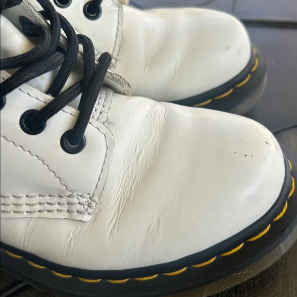 Dr. Martens classic white lace up retro boots size 5 US ladies combat moto - Image 3