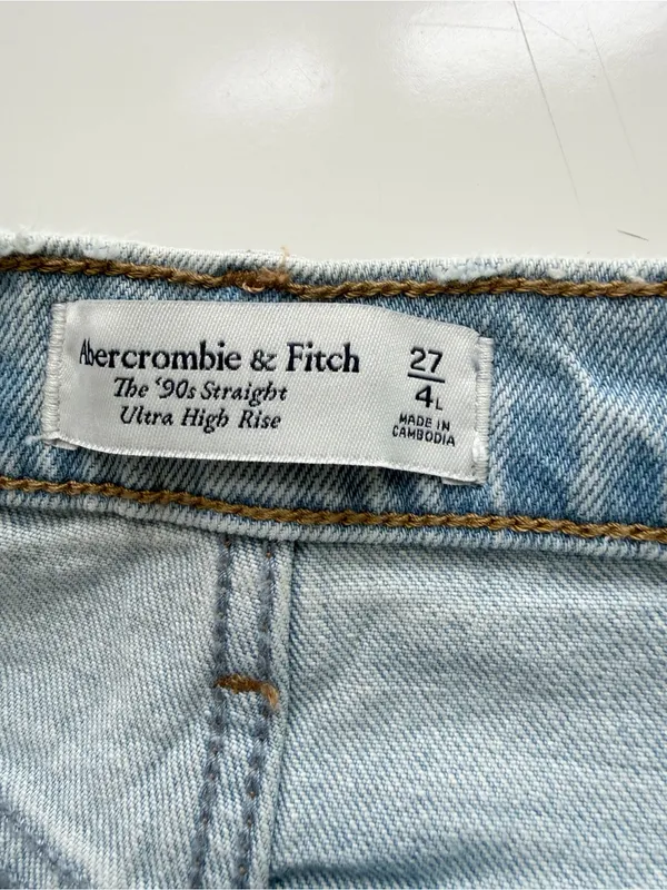 Abercrombie & Fitch The '90s Straight Ultra High Rise Jeans Size 27/4L - Image 4