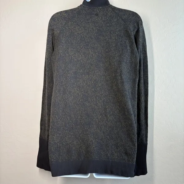 Lululemon Green Black Rest Less Half Zip Pullover Mock Shirt Top Sz Med 6/8‎ - Image 6