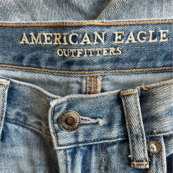 American Eagle Mom Jeans Womens 2 Light Wash Distressed‎ Straight Leg Clean Girl - Image 5