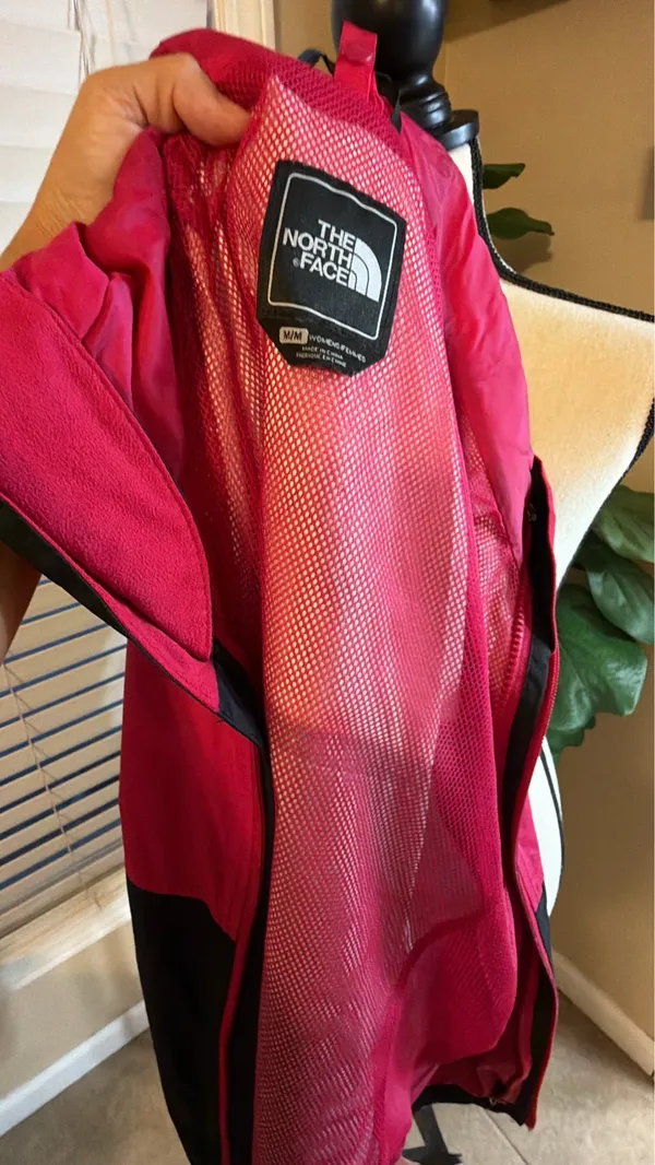 The North Face Pink & BlackThe North Face Pink & Black Hooded Windbreaker Jacket - Image 11