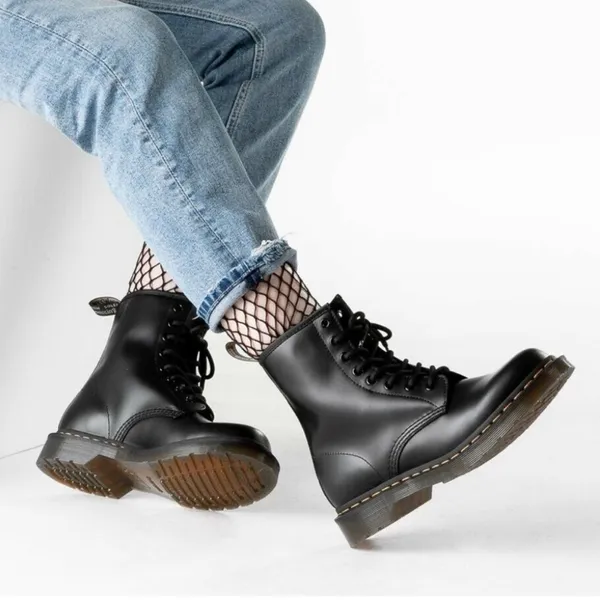 Dr. Martens Docs 1460 Smooth Black Leather Ankle Boots 11822 Size US 7 / EU 38 - Image 2