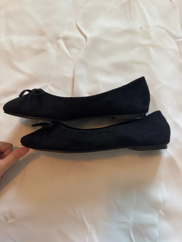 Pretty Little Thing Black Suede Ballet Flats with Bow - Image 3