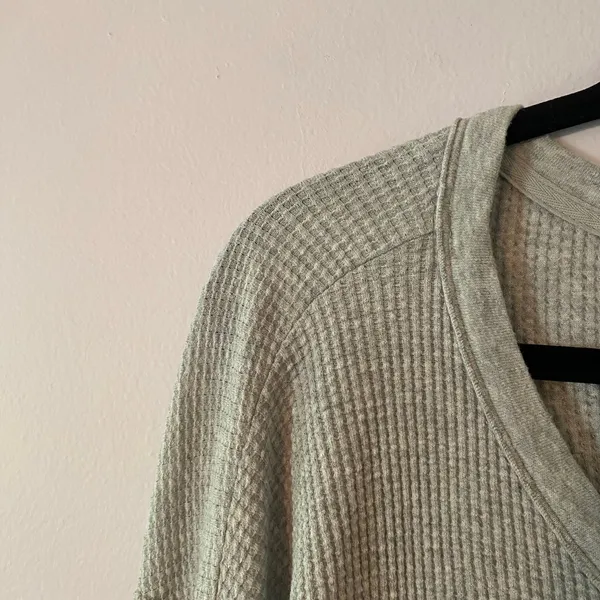 Offline by Aerie Gray Thermal Waffle Knit Long Sleeve Loungewear Women's size XS - Image 3