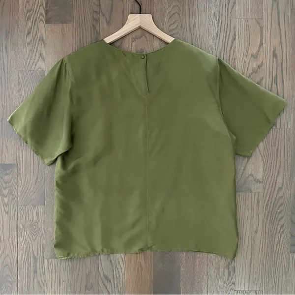 Vintage Round Neck Short Sleeve 100% Silk Blouse in Olive Green Size Large - Image 7