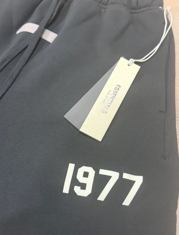 Essentials Fear of God Iron 1977 Short XXL - Image 2