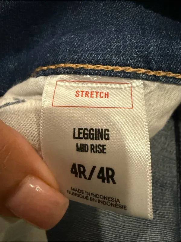 Express Women's Skinny Jeans in Blue Wash - Image 7