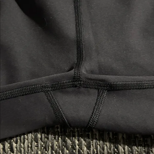 Lululemon Invigorate High Rise BIker Short Everlux 10" Size 4 - Image 3