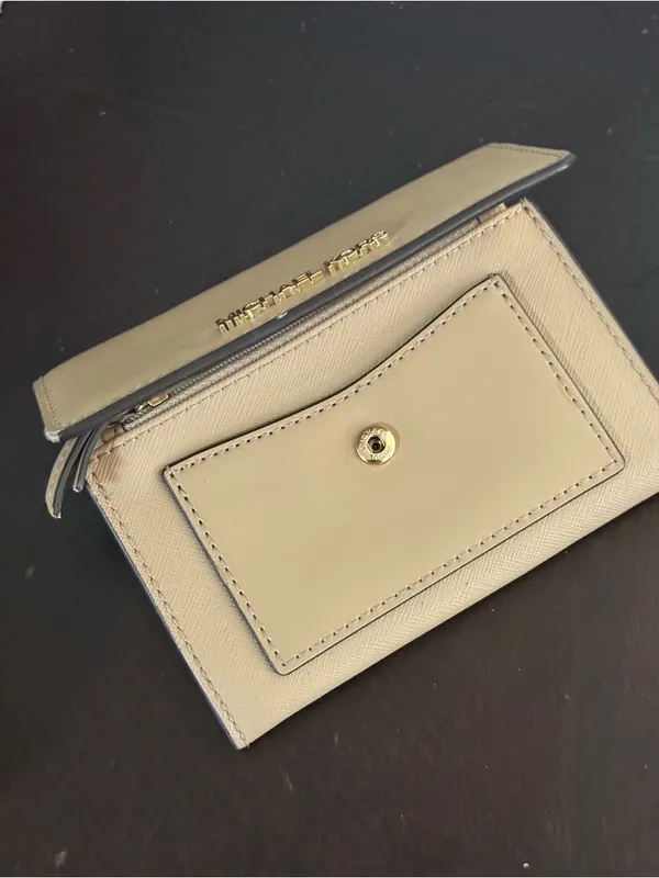 Michael Kors Tan Saffiano Leather Compact Wallet with Gold Logo - Image 8
