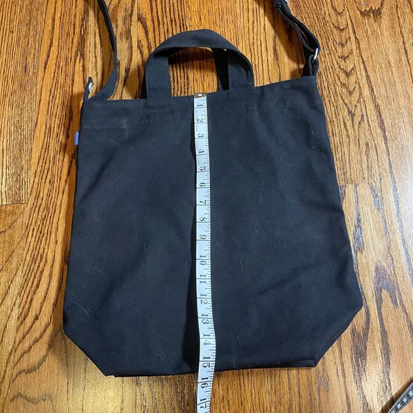 Outdoor Voices x Baggu Black Canvas Duck Bag Crossbody Totebag - Image 3