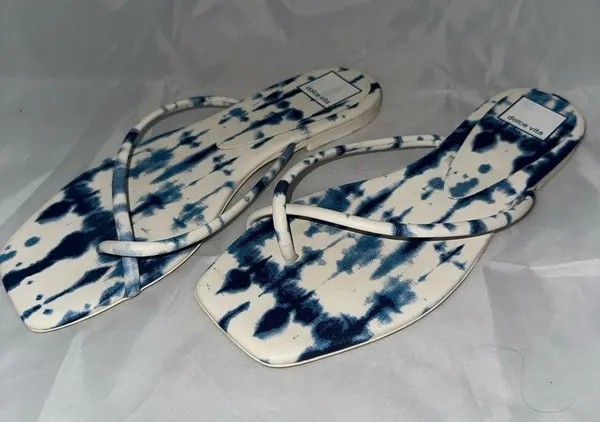 Dolce Vita Blue & White Tie Dye Print 1/4" Heel Flip Flop Sandals Size 8 - Image 2