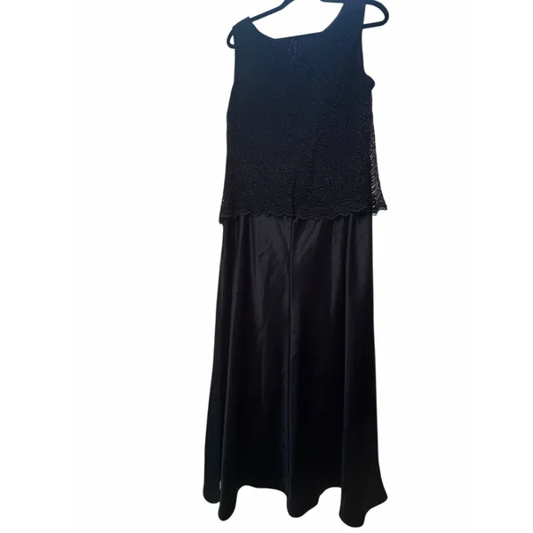 Navy Sparkle and Satin Gown - Size 20W - Image 9