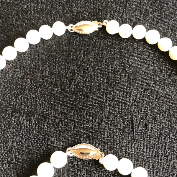 NWOT Pearl Necklace, Bracelet & Earrings Set - Image 3