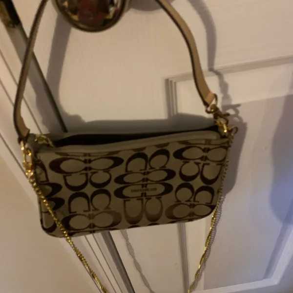 Preloved UGO Valentino small‎ handbag - Image 6
