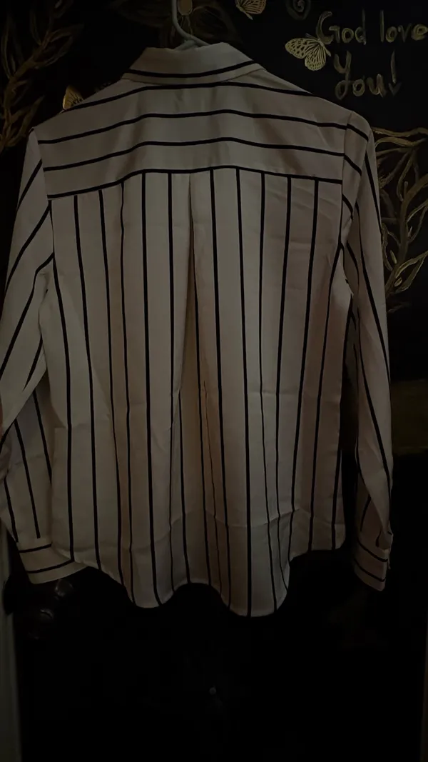 Old Navy Button-Up Women’s Blouse - Image 2