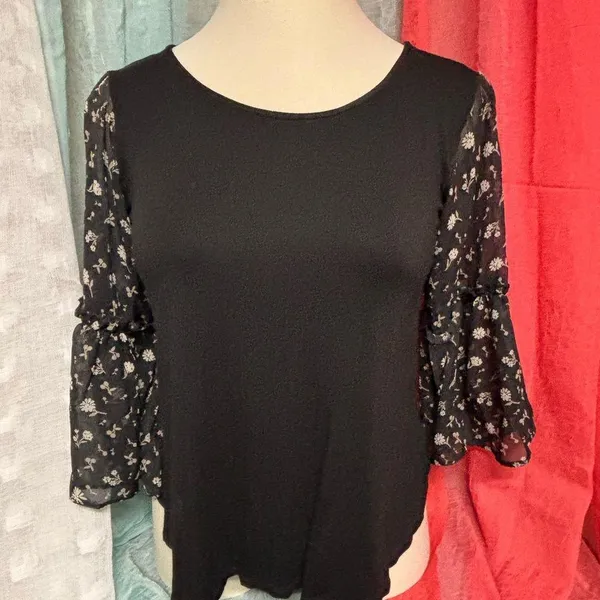 Maurice’s Floral Sleeve Black Top - Image 2