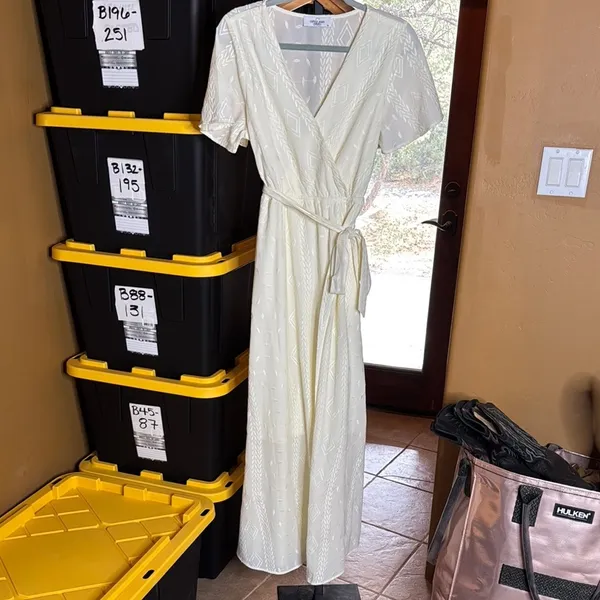 NWOT Carly Jean Los Angeles Butter Yellow Embroidered Maxi Wrap Dress XL Boho - Image 3