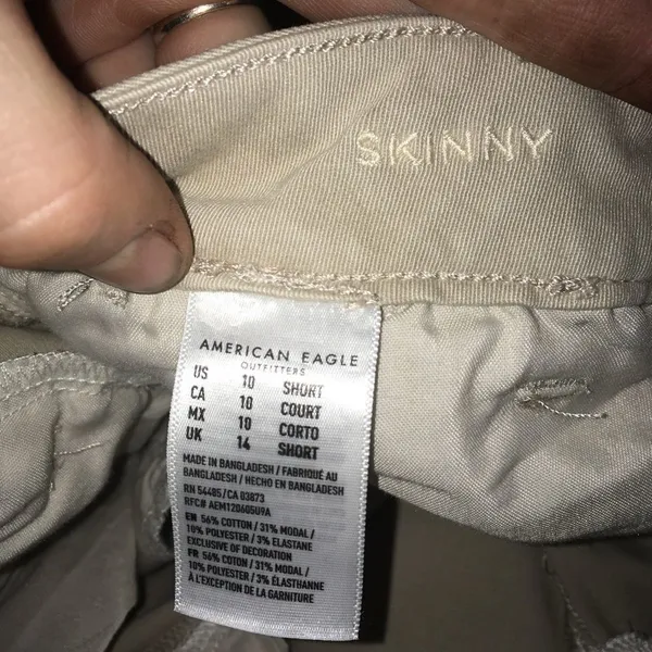 American Eagle skinny 10 short off white jeans - Image 3