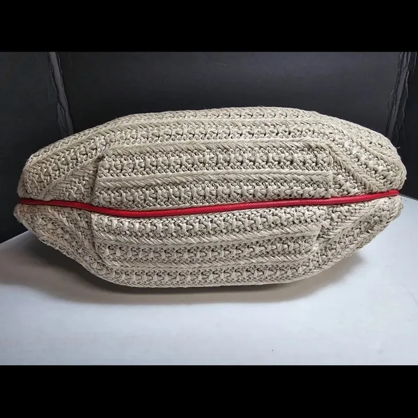 SIMPLY VERA Vera Wang Woven Hobo Bag Red Trim Gold Chain Classic everyday - Image 3