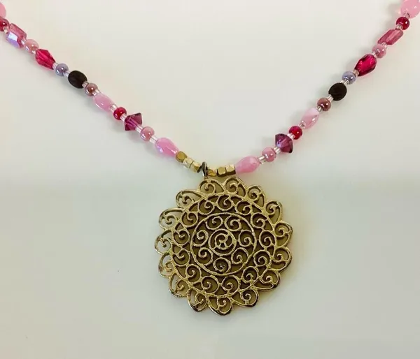 Large Pendant Necklace Pink - Image 4