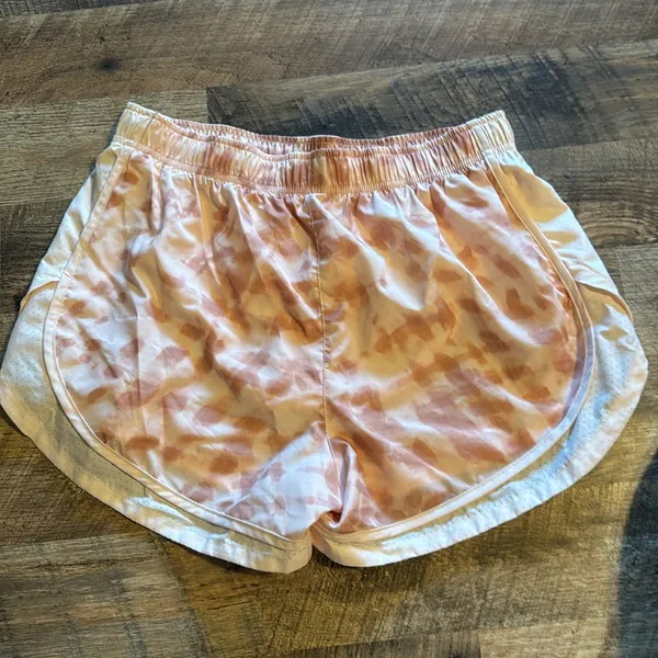 EUC Nike Athletic Shorts - Image 3