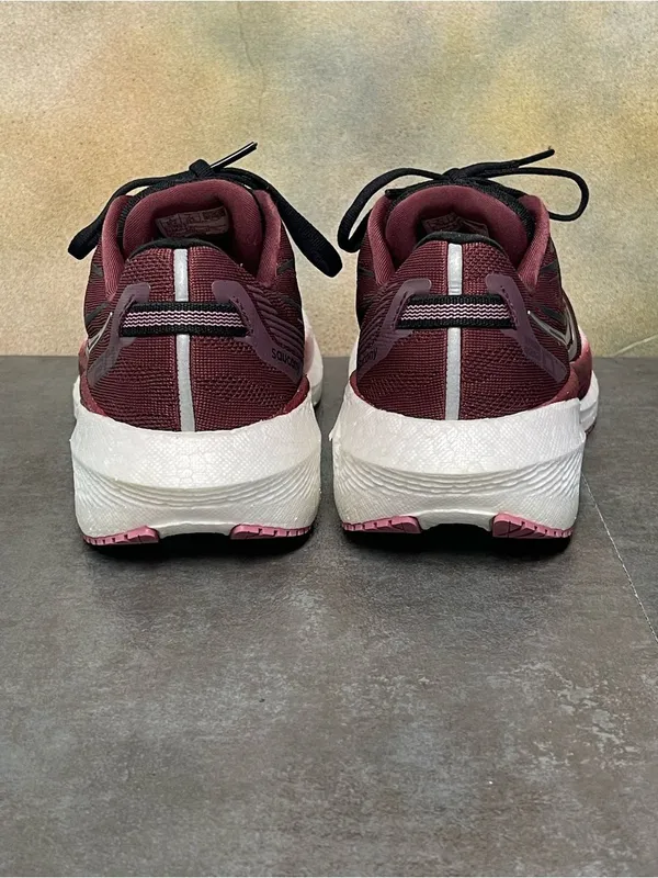 Saucony Triumph 20 Women's Burgundy Running Shoes Size 9 - Image 9