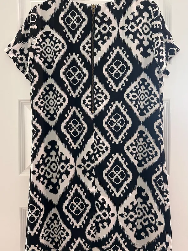 Lulu's Black and White Geometric Shift Dress - Image 2