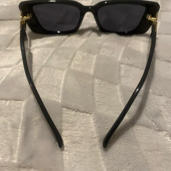 Sunglasses Bllack With Gold Trim.. Worn once - Image 5