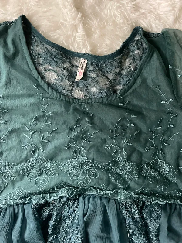 Sheer Emerald Green Embroidered Top size S - Image 6