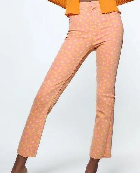 NWT- Floral print cropped open hem jeans - Image 2