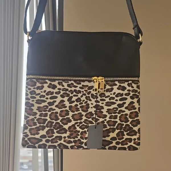 Leopard Print Crossbody Bag Black - Image 4