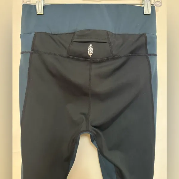 Free People Movement Rebel‎ Leggings Size Medium - Image 7