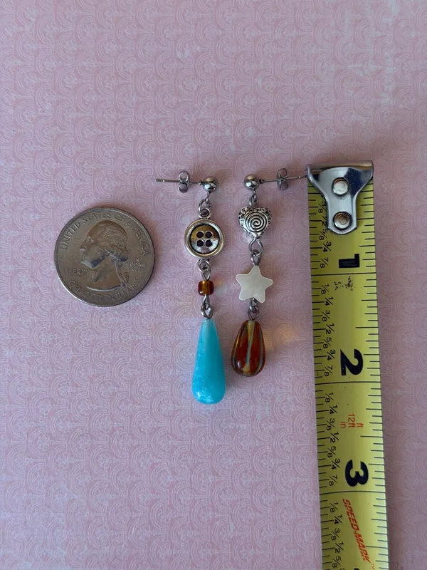 Handmade y2k funky fairy assymmetric dangle earrings🌟🧡 - Image 7