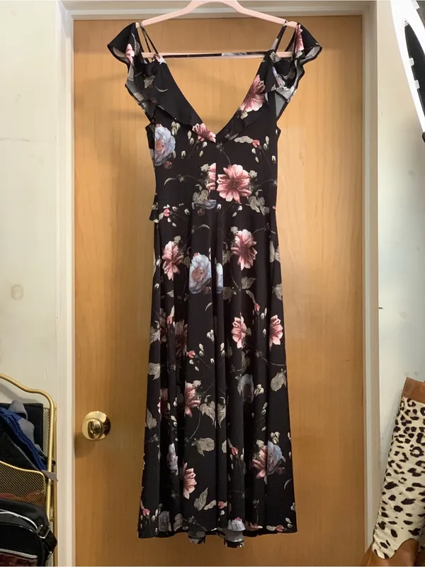 Soprano Black Floral Ruffle Midi Dress Size-Small Feminine Vintage-Inspired - Image 4