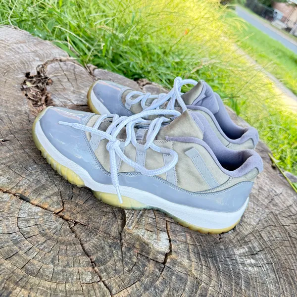 Nike Air Jordan Retro 11 Low Cool Grey Pre-Owned Size 12 - Image 3