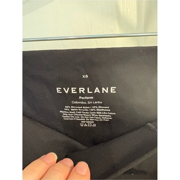 Everlane Women's Black the performance high rise bike short - Image 4