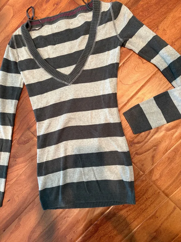 Aeropostale OG Vintage Grey Cotton Striped V-Neck Sweater Size XS Trending - Image 4