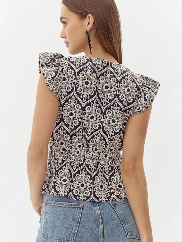 ADELYN RAE‎ Seriana Embroidered Top Navy and White Flutter Sleeves Small - Image 2