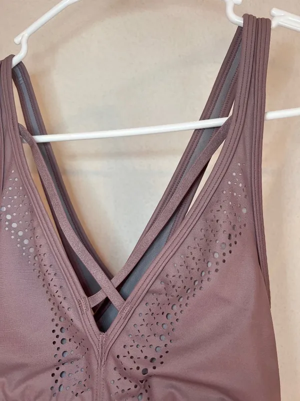 Victoria Sport Mauve Laser-Cut Crisscross Back Sports Bra M - Image 2