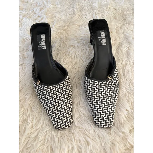Leslie Fay Black and White Woven Mules Heels‎ Square Toe Retro 9 - Image 2
