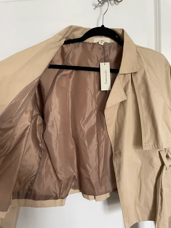 Francesca’s Cropped Trench Coat - Image 2