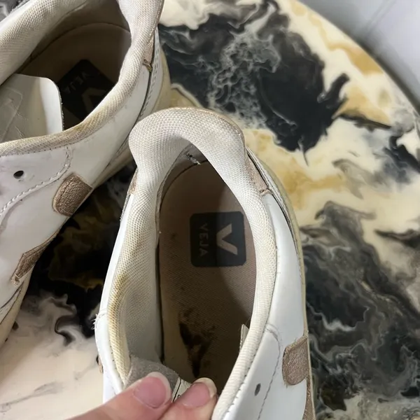 Veja V10 White Rose Gold Sneaker - Image 9