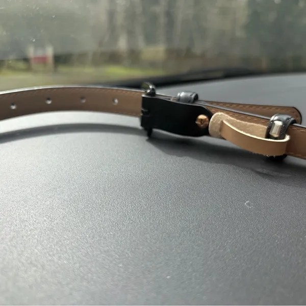 Elegant Black and Tan Women's Belt - Image 6