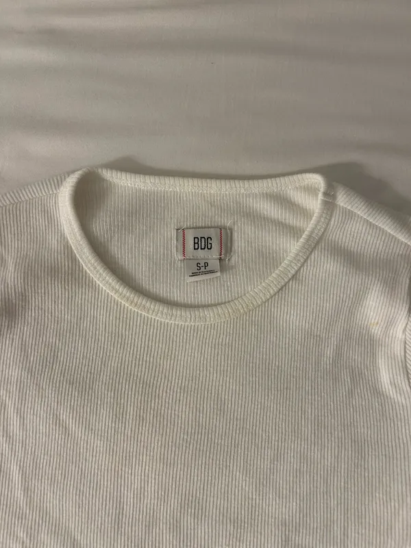 BDG Urban Outfitters White Ribbed Cropped Tee - Image 3