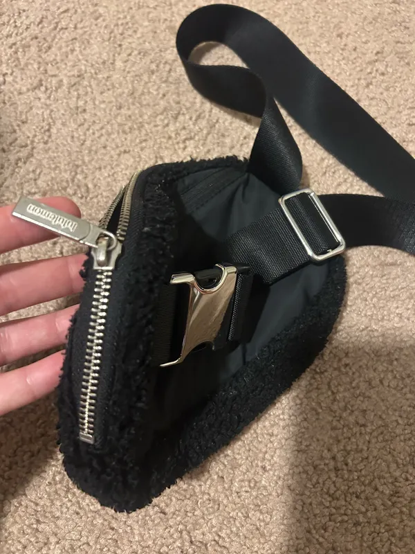 lululemon athletica Black Sherpa Belt Bag - Image 4
